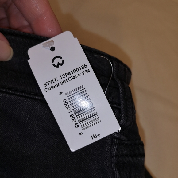 Skirt - Picture 3 of 3